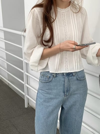 回歸 AK04 OUNCE 推！精緻布蕾絲上衣 2色1