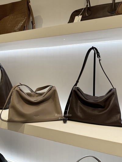 B8 自留！Bucks&Leather 中款'底部加寬'磁吸扣枕頭包10