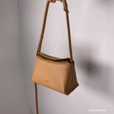 B18 Bucks&Leather 小款 磁吸扣枕頭包5