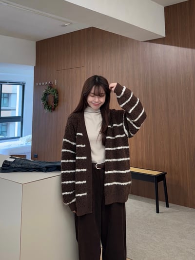 現貨 AZ04 自留！可愛捲捲毛條文罩衫 2色13