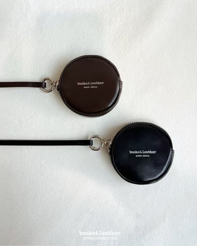 B41 Bucks&Leather 26年新色！光滑亮面馬卡龍圓形零錢包1