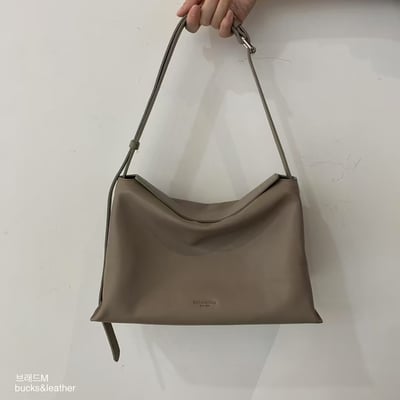 B9  Bucks&Leather 大款'底部加寬'磁吸扣枕頭包4