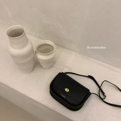 B43 Bucks&Leather 小轉扣羊皮斜背包 2色4