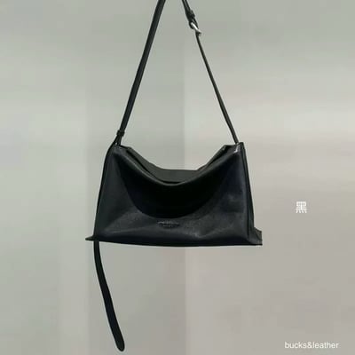 B8 自留！Bucks&Leather 中款'底部加寬'磁吸扣枕頭包15