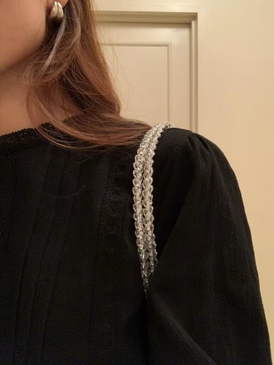 回歸 AK04 OUNCE 推！精緻布蕾絲上衣 2色11