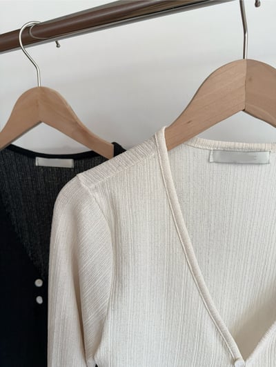 回歸) AL10 木耳邊2扣小罩衫 2色12