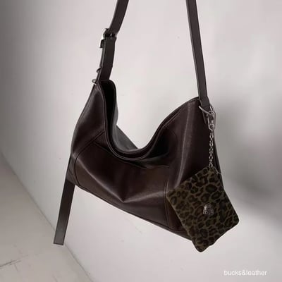 B21 Bucks&Leather 上班上課必備！超大容量車線托特包9