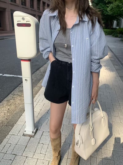 現貨 AU13 輕薄小標直紋襯衫 2色1