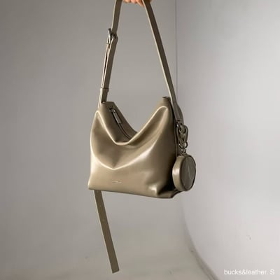 B38 Bucks&Leather  26年新款！小款 牛皮光滑亮面拉鍊托特包16