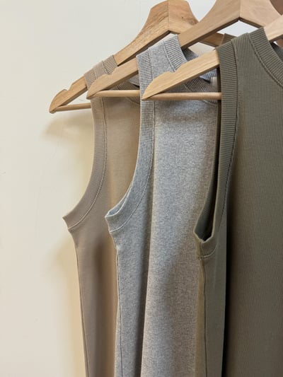 回歸) 熱銷破百！自留！微削肩彈性長洋 4色21