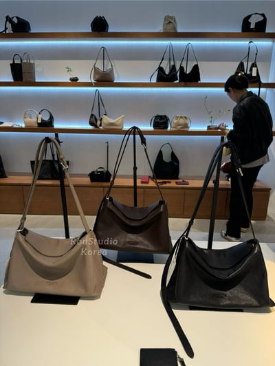 B8 自留！Bucks&Leather 中款'底部加寬'磁吸扣枕頭包11