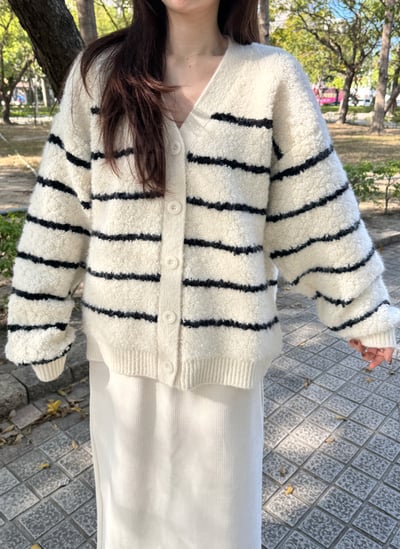 現貨 AZ04 自留！可愛捲捲毛條文罩衫 2色3