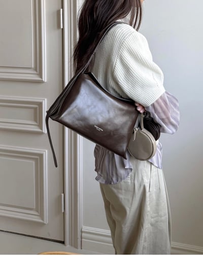 B52 Bucks&Leather  26年新皮革新色！中款 磁吸枕頭包13