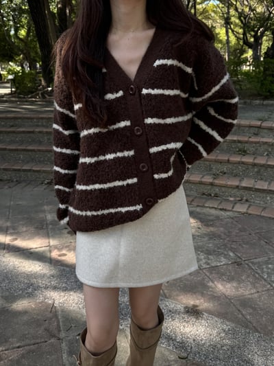 現貨 AZ04 自留！可愛捲捲毛條文罩衫 2色16