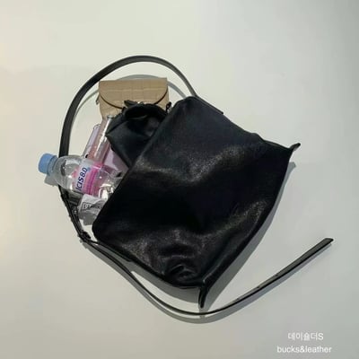 B3  Bucks&Leather每次開團都熱賣的皺皺包 小款1