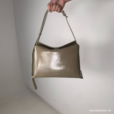 B53 Bucks&Leather  26年新皮革新色！大款 磁吸枕頭包13