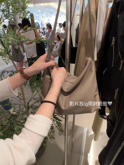 B2  BEST！Bucks&Leather 每次開團都熱賣的皺皺包 大款6