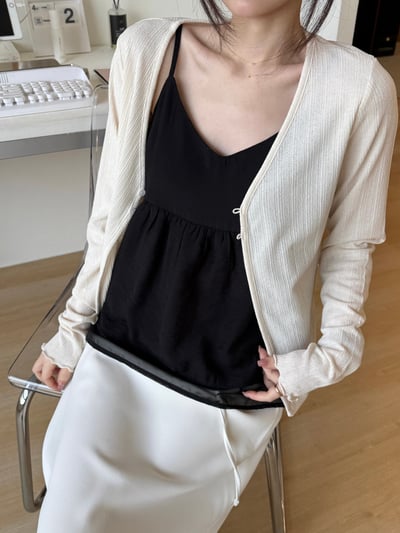 回歸) AL10 木耳邊2扣小罩衫 2色5