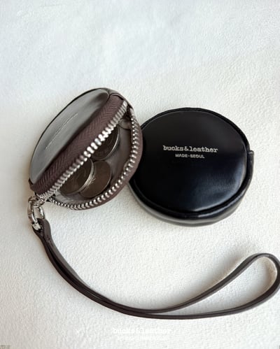 B41 Bucks&Leather 26年新色！光滑亮面馬卡龍圓形零錢包3