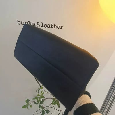 B9  Bucks&Leather 大款'底部加寬'磁吸扣枕頭包17