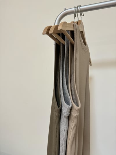 回歸) 熱銷破百！自留！微削肩彈性長洋 4色19