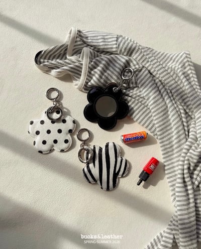 B50 Bucks&Leather 26年新款！詢問度超高！花花/愛心 鏡子鑰匙圈6