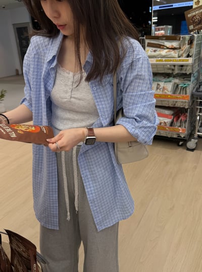 BB17 清爽細格紋泡泡紗襯衫 1色4