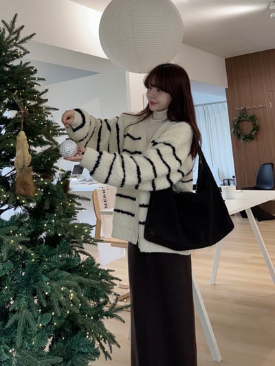 現貨 AZ04 自留！可愛捲捲毛條文罩衫 2色6