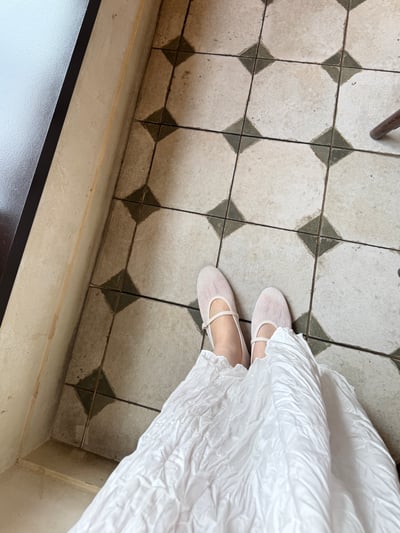 BB15 搭配小亮點！軟底簍空娃娃鞋 2色 225-256