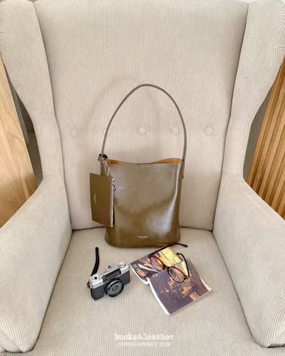 B49 Bucks&Leather  26年新款！牛皮大容量水桶包 (附零錢包)7