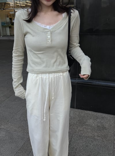 BB10 推！顯身材U領小鈕扣上衣 2色1