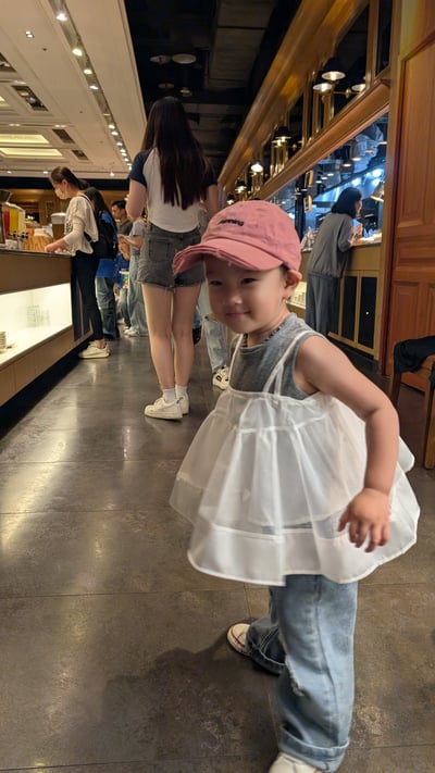 白色網紗吊帶背心 二件式6