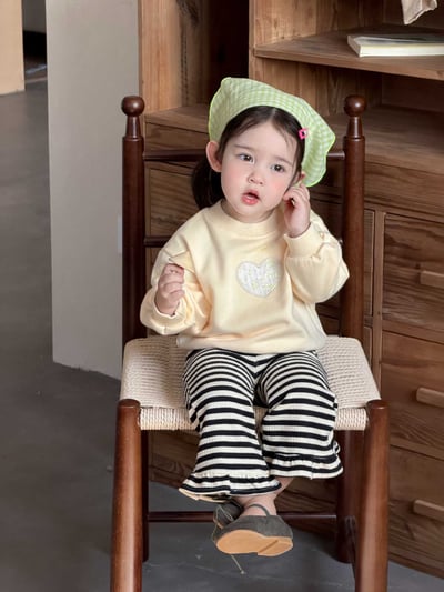 愛心上衣(黃)/條紋喇吧褲2