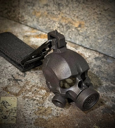 GasMask nylon keychain3