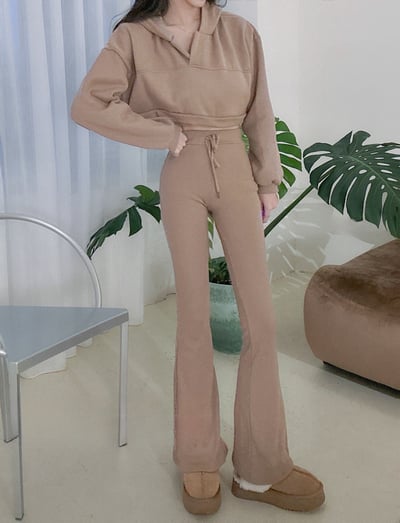 短版帽踢+綁繩喇叭褲套裝｜四色6