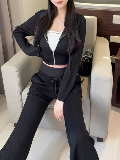 後綁帶連帽外套+簍空平口+喇叭長褲套裝｜三色3