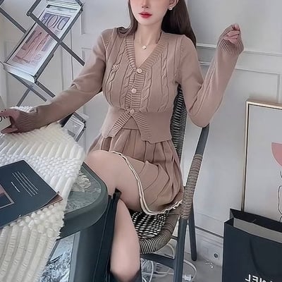 針織鈕釦外套+百摺短裙套裝｜三色12