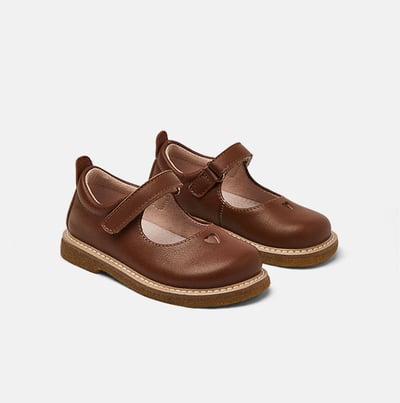 BellaVara英倫風全真皮款愛心簡約公主皮鞋-焦糖咖啡3