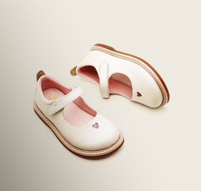 BellaVara英倫風全真皮款愛心簡約公主皮鞋-氣質奶茶2