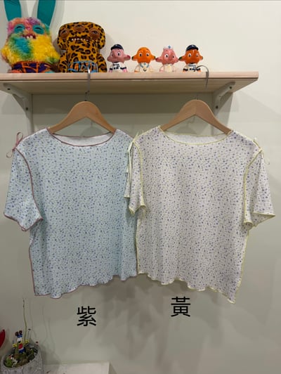 碎花肩綁帶上衣1