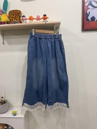 立體小花拼紗牛仔褲1