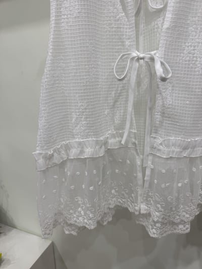 下擺蕾絲花邊綁帶背心7