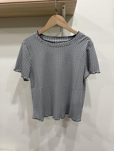 彈性小滾邊上衣4