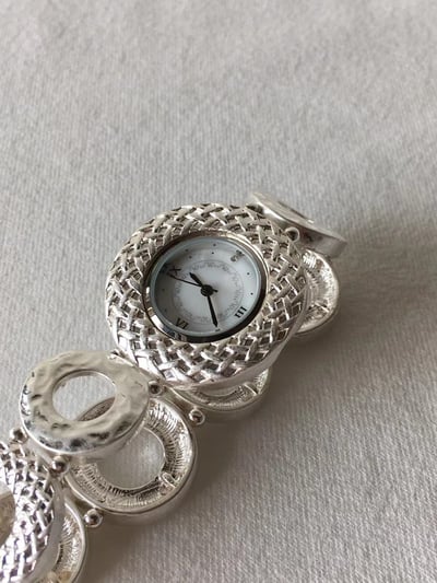 韓國NYU 法式古典岩溶繡球造型手錶1