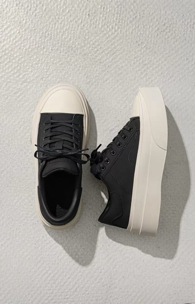 韓國 VBIN 四公分啞光厚底板鞋8