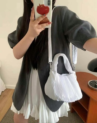 韓國TRO 高級感少見超輕百褶肩背側背包3