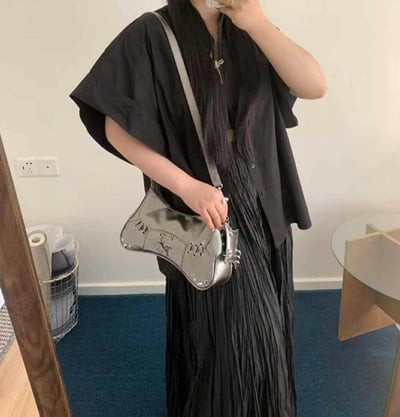 韓國TRO 美式復古卯釘機車手提斜挎包4