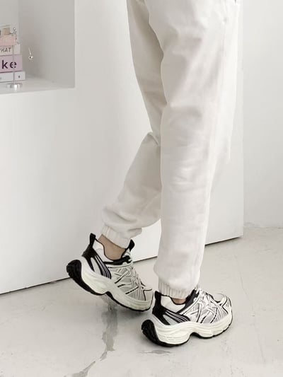 韓國 NAA 真皮黑斑園運動休閒老爹女鞋4