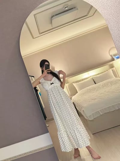 韓國 LUNA 法式浪漫小蝶袖點點長裙睡衣1