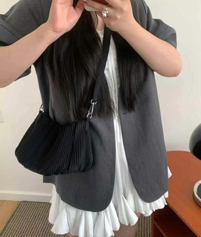 韓國TRO 高級感少見超輕百褶肩背側背包5